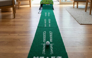 Portable Indoor Golf Putting Mat with 3D Arrow Design
